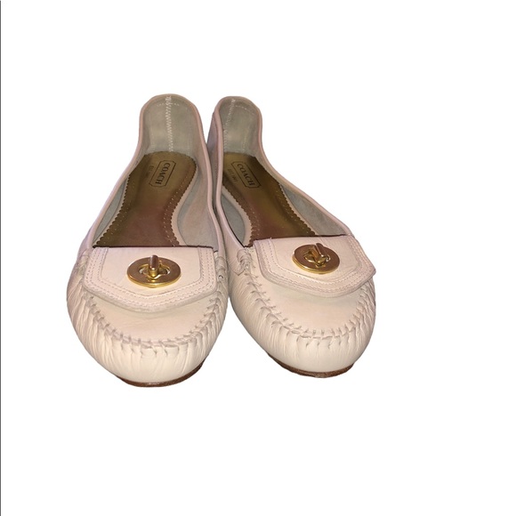 Coach size 10. Made in Italy. Cream/off-white leather loafers with turn lock - Picture 3 of 8